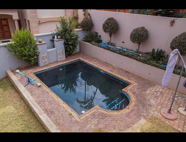 3 BEDROOM TOWNHOUSE FOR SALE IN FAERIE GLEN